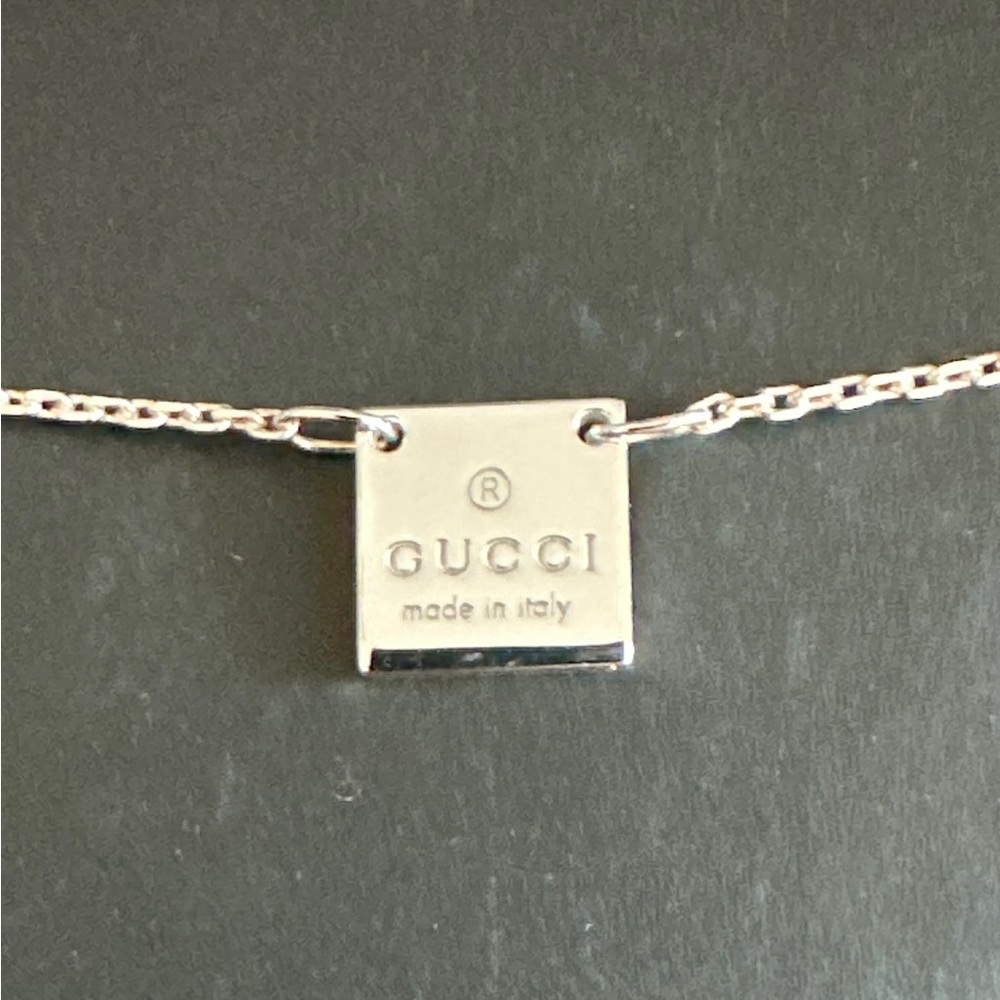 NIB 💖 GUCCI Sterling Silver Small Square Pendant Necklace - Picture 3 of 5